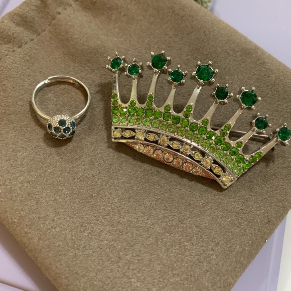 Crown Brooch and adjustable ring with blue stones bundle - Picture 1 of 4